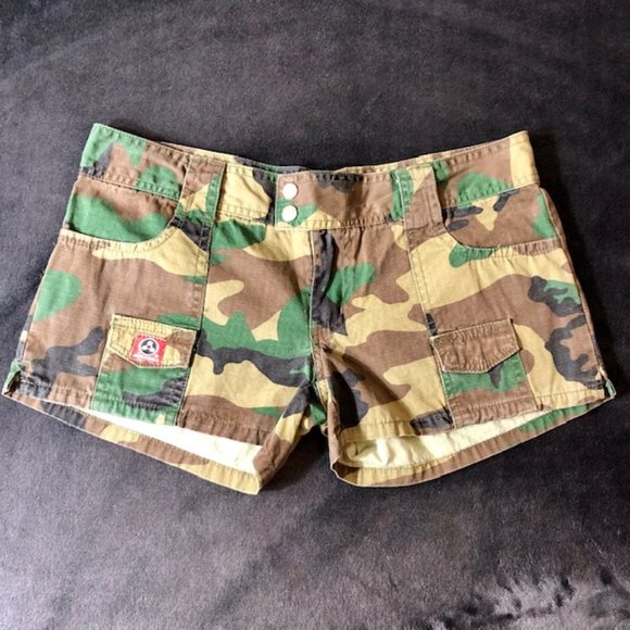 Molecule Cool Fusion Clothings Pants - Molecule Cool Fusion Clothings Camo Shorts, size L